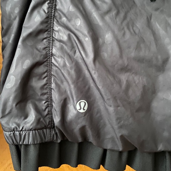 LULULEMON Spring Fling Puffy Windbreaker 4 - Picture 9 of 12